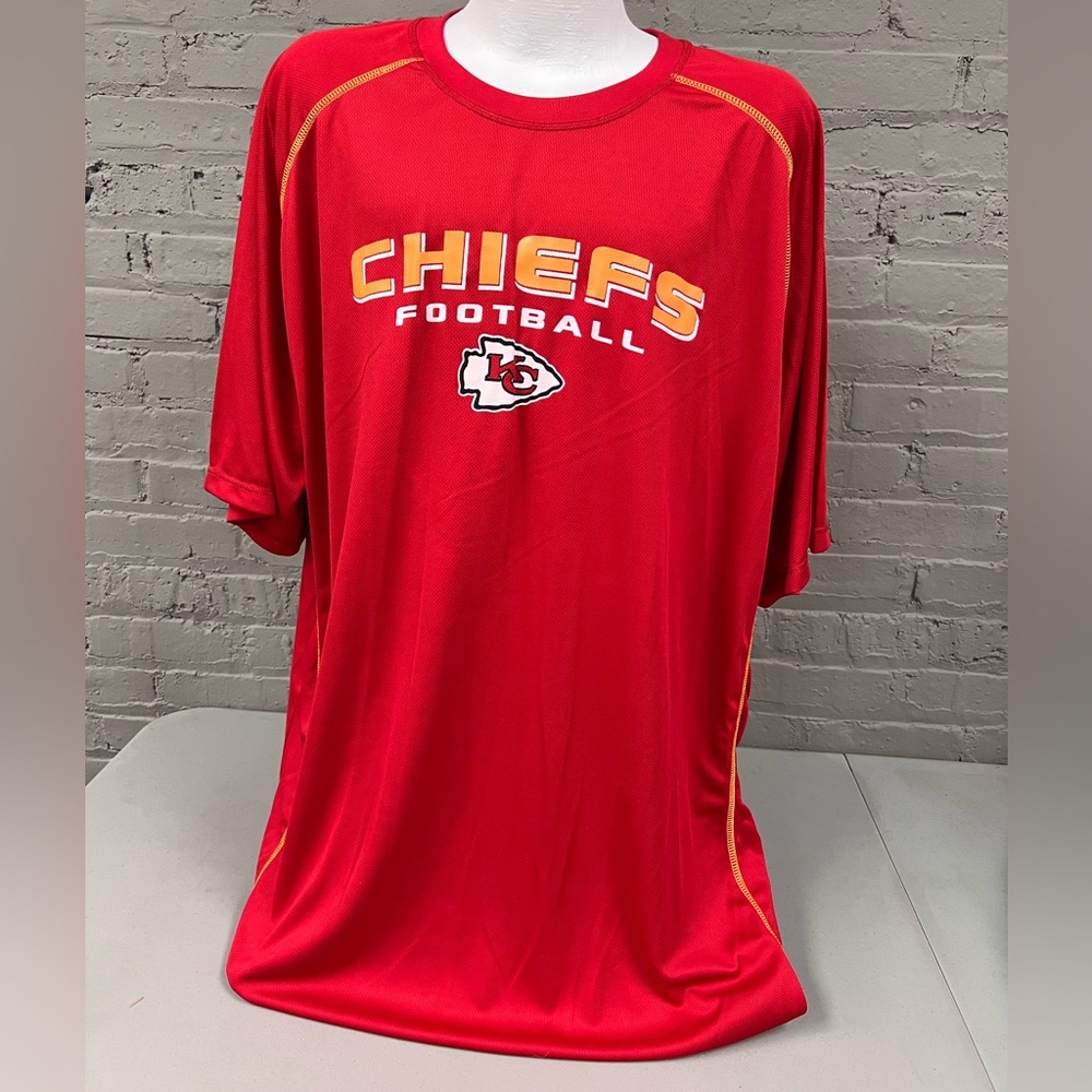 NFL Team Apparel Red NFL T-Shirt NEW